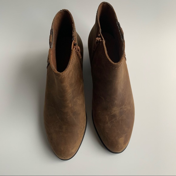 Clark’s Adreena Lilac booties - Picture 3 of 9